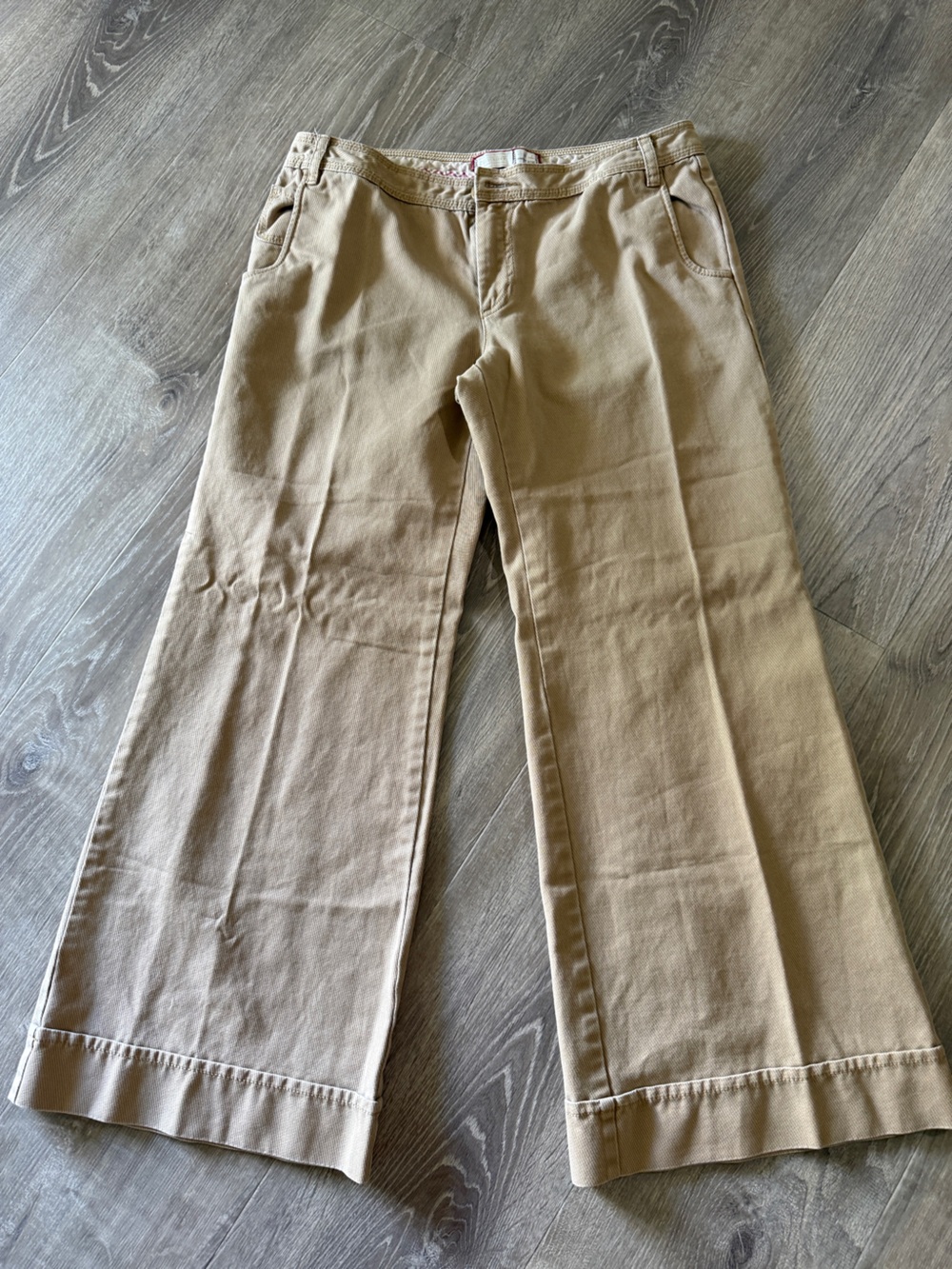 Old Navy Lowest Rise Women's Wide-Leg Chino Pants in Khaki